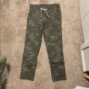 Vuori Camo Ripstop Pants Womens Size Medium Camo Zip Cargo Organic